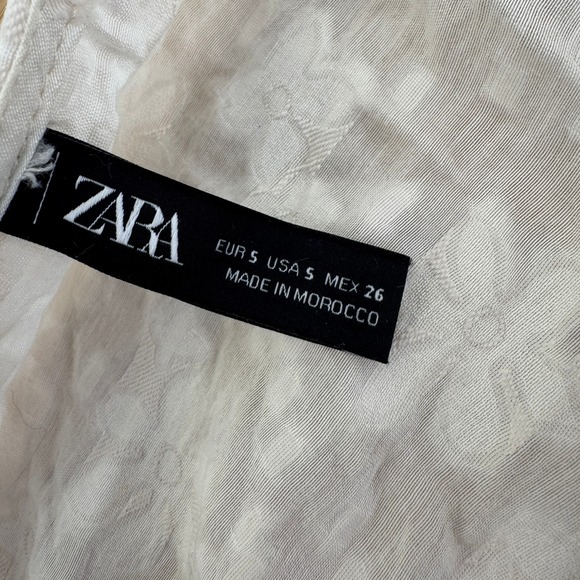 Zara‎ Floral Texture Peplum Top Womens Size S Puff Sleeve Blouse Cream - Picture 7 of 16